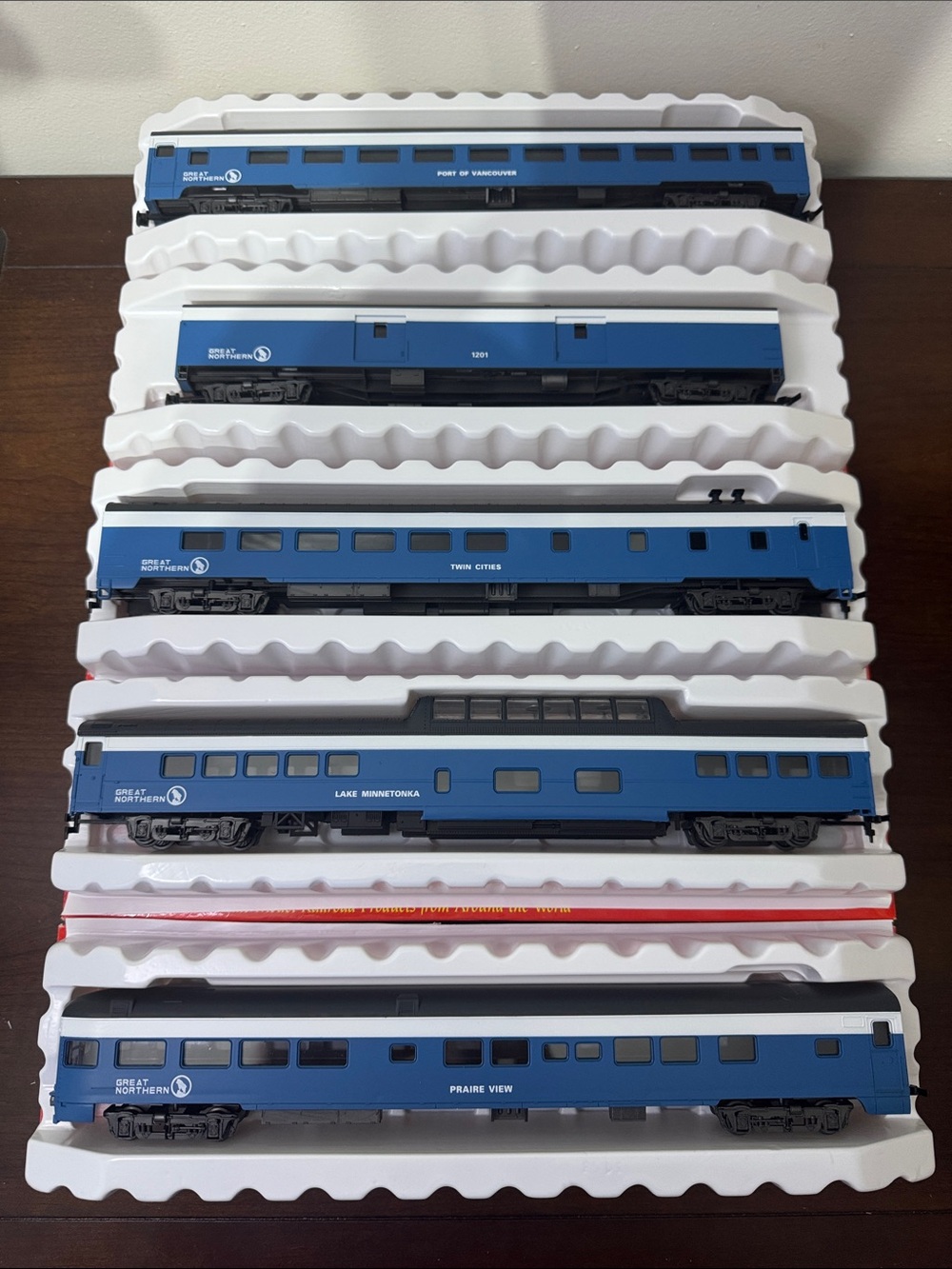 IHC Great Northern 1930’s HO Scale 5 Piece Model Train Passenger Car Set (New)